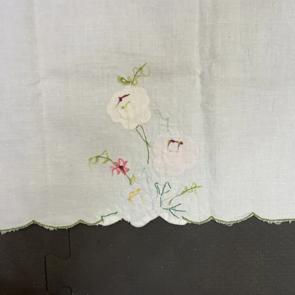 Vintage Floral Applique Embroidered Hand Tea Towel - Set of 2 FS Bnfts Charity